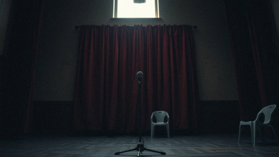 Dlaczego cringe może wywołać wstyd i zażenowanie?