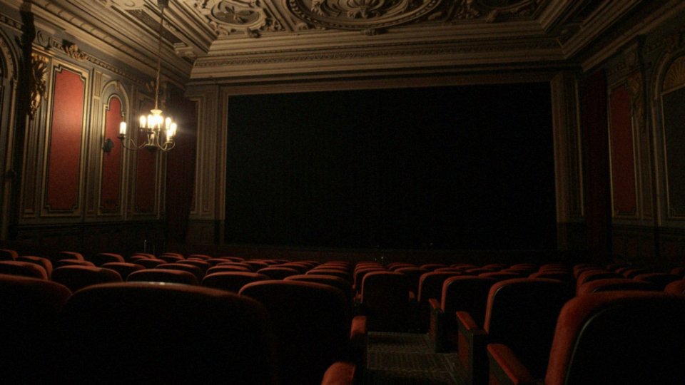 Jakie są kierunki rozwoju czarnej komedii w kinematografii?