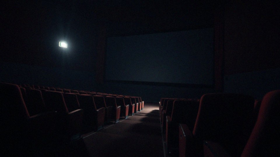 Dlaczego muzyka czyni film niepełnym?