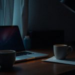 SMH – co oznacza ten popularny skrót w internecie?